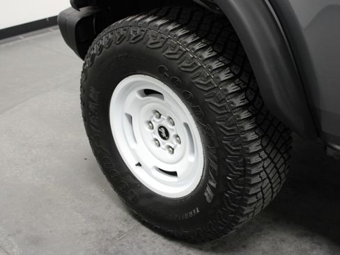 Used 2023 Ford Bronco Heritage Edition image 10