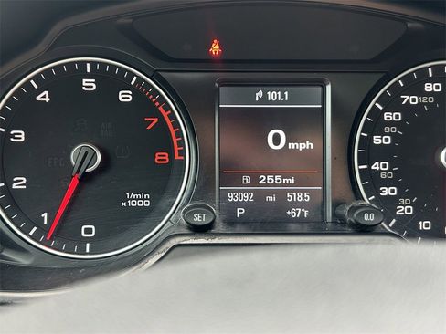 Used 2017 Audi Q5 2.0T Premium Plus w/ Technology Package image 29