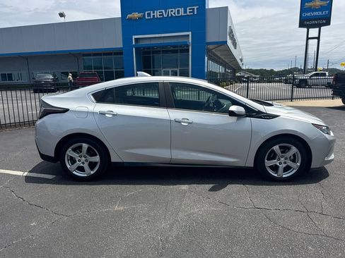 Used 2018 Chevrolet Volt LT FWD image 5