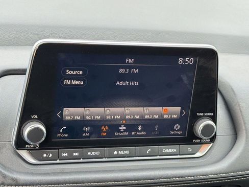 Used 2025 Nissan Rogue SV image 13