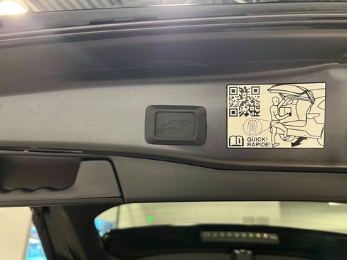 Used 2023 Toyota RAV4 XSE AWD/4WD image 35