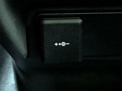 Used 2022 Land Rover Range Rover Evoque R-Dynamic S image 17