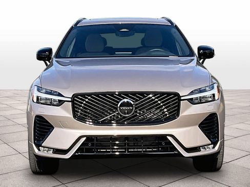 New 2027 Volvo XC60 B5 Plus AWD/4WD image 5