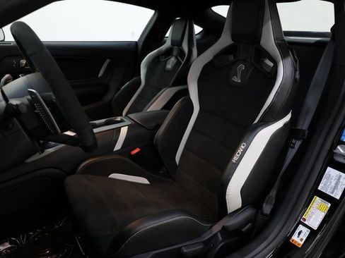 Used 2022 Ford Mustang Shelby GT500 w/ Carbon Fiber Track Pack image 79