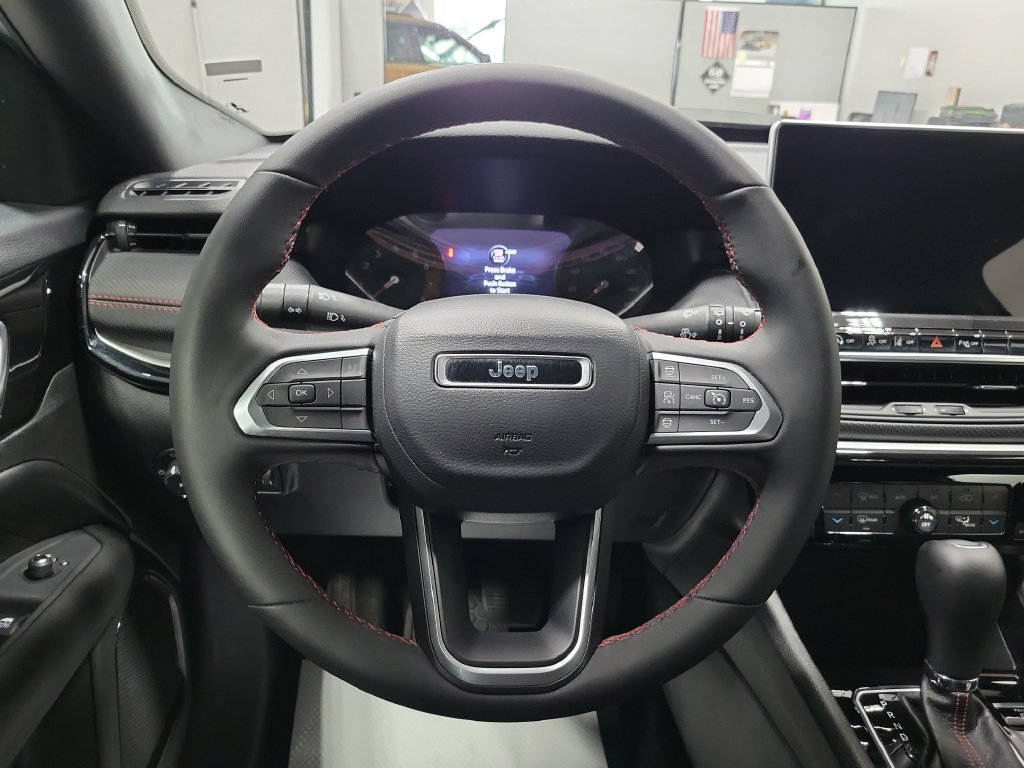 Used 2026 Jeep Compass Trailhawk AWD/4WD image 33