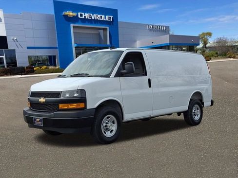 Used 2025 Chevrolet Express 2500 w/ Driver Convenience Package image 34