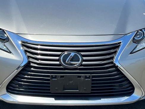 Used 2018 Lexus ES 350 w/ Luxury Package w/Wood Trim FWD image 12