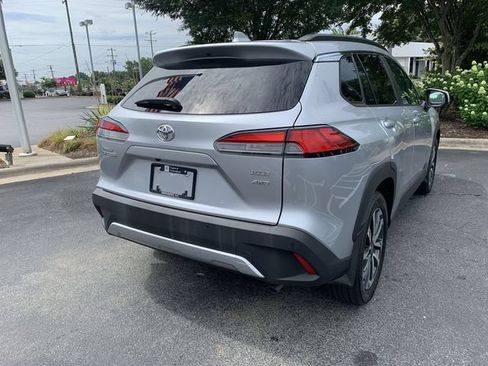 Certified 2022 Toyota Corolla Cross XLE AWD/4WD image 8