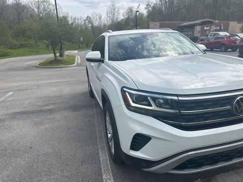 Used 2022 Volkswagen Atlas Cross Sport SE AWD/4WD image 9