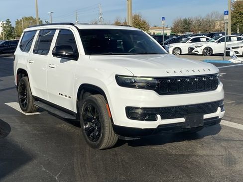 Used 2023 Jeep Wagoneer Series II image 2