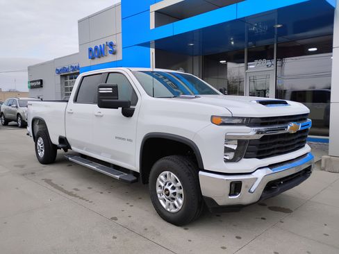 Used 2025 Chevrolet Silverado 2500 LT w/ Convenience Package image 3