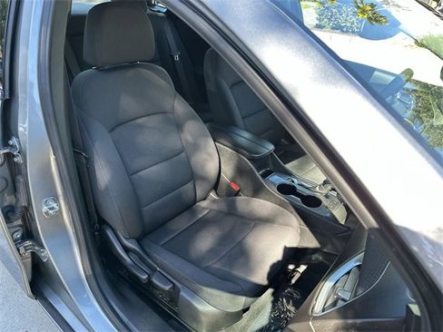 Used 2024 Chevrolet Malibu LT image 28