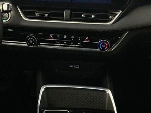 Used 2025 Chevrolet Equinox LT w/ Safety and Technology Package FWD image 20