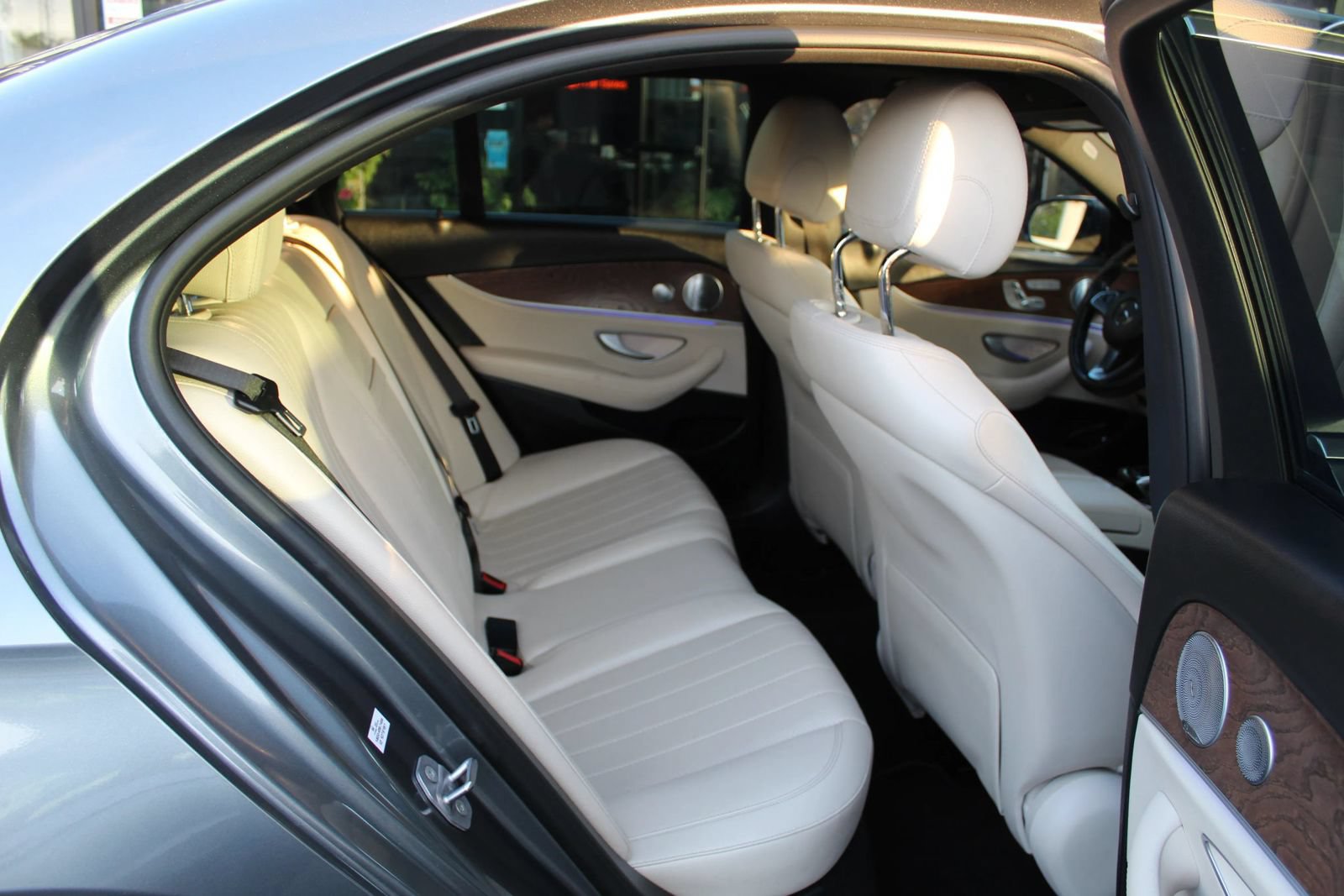 Used 2017 Mercedes-Benz E 300 image 11