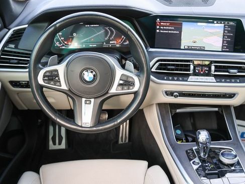 Used 2021 BMW X5 M50i w/ Executive Package image 22