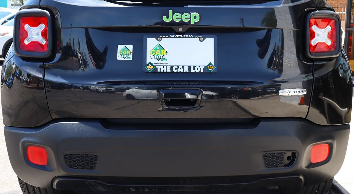 Used 2018 Jeep Renegade Latitude FWD image 22