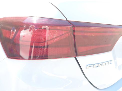 Used 2023 Kia Forte LXS image 37