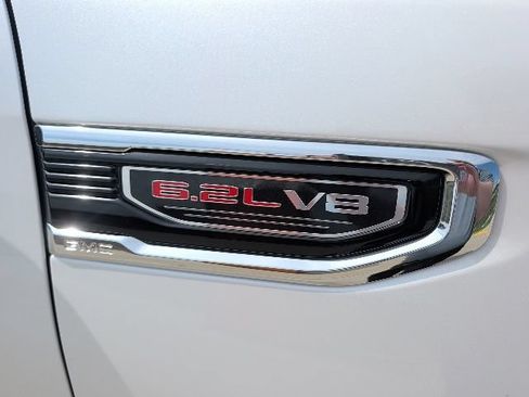Used 2023 GMC Sierra 1500 Denali AWD/4WD image 9