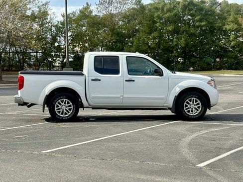 Used 2014 Nissan Frontier SV w/ SV Value Truck Package image 9