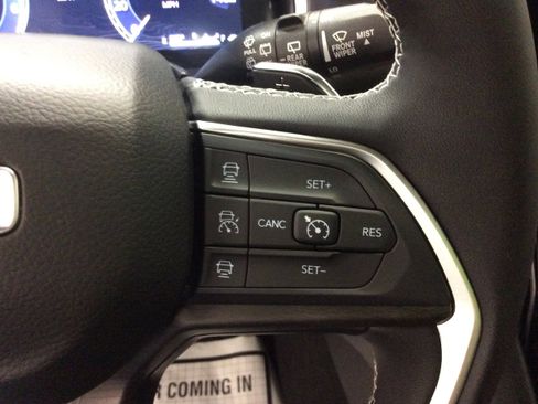 New 2025 Jeep Grand Cherokee Limited image 25