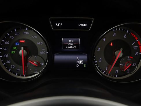 Used 2015 Mercedes-Benz GLA 250 4MATIC image 16