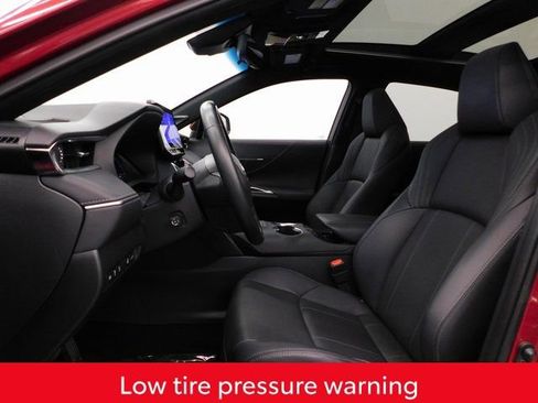 Used 2024 Toyota Venza Limited image 23