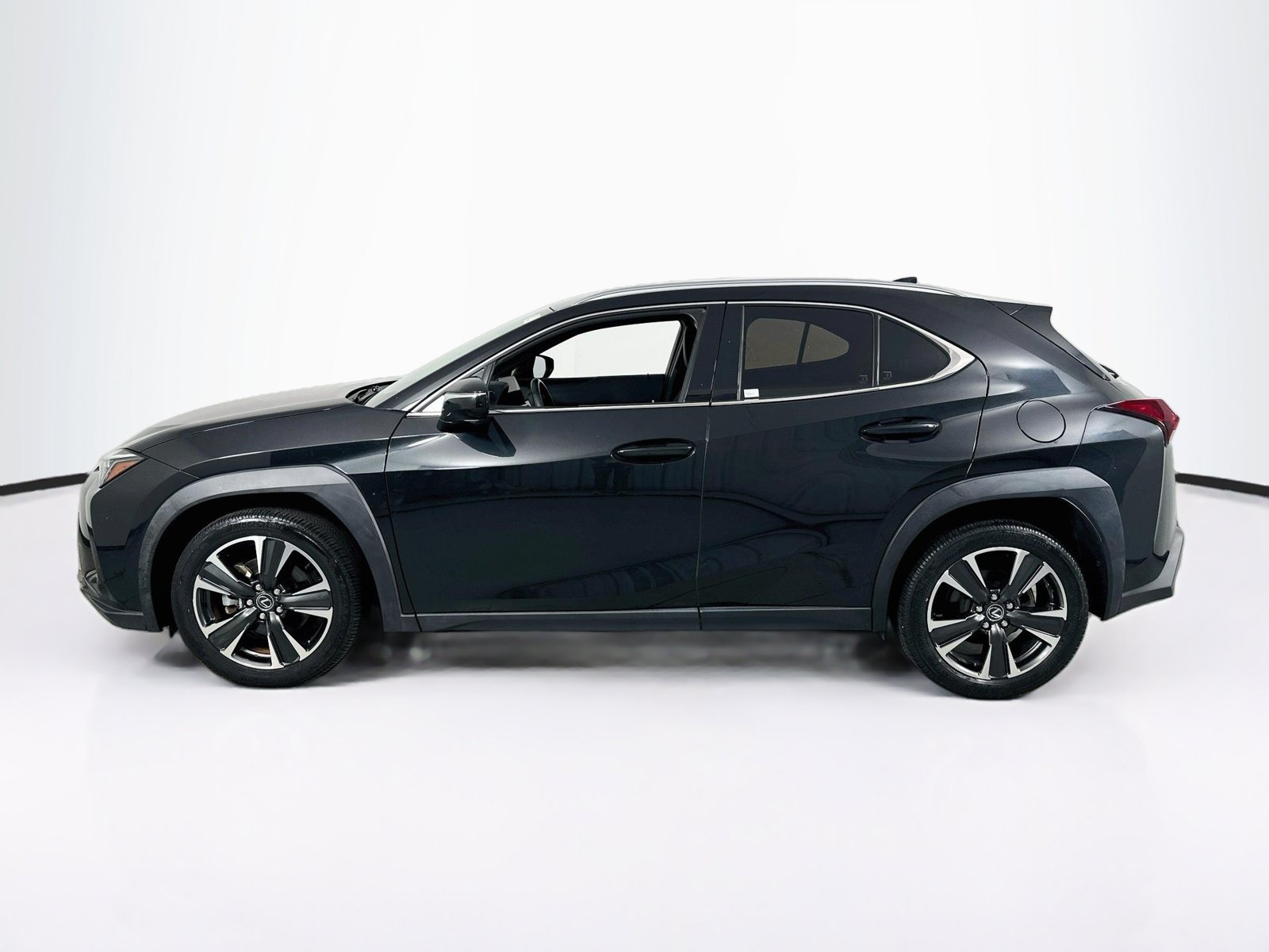 Used 2025 Lexus UX 300h FWD image 8