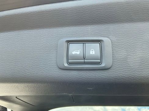 Used 2025 Mitsubishi Outlander AWD image 22