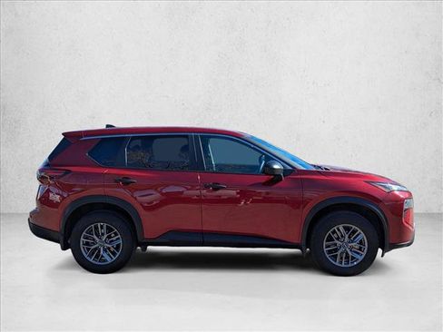 Used 2025 Nissan Rogue S image 4