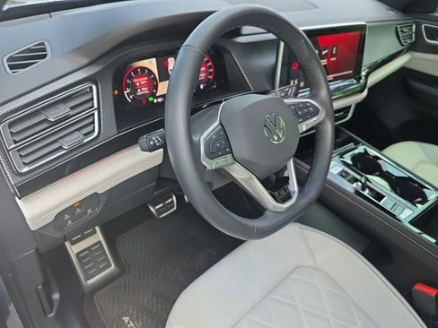 Used 2025 Volkswagen Atlas Cross Sport SEL Premium R-Line AWD/4WD image 17