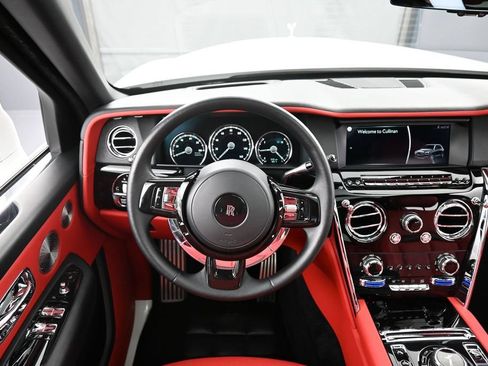 Certified 2019 Rolls-Royce Cullinan AWD/4WD image 18