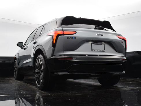 New 2025 Chevrolet Blazer EV RS image 13