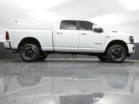 Used 2026 RAM 2500 Laramie AWD/4WD image 36