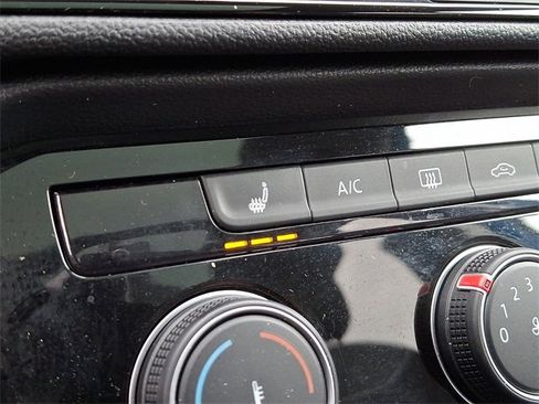 Used 2023 Volkswagen Taos SE image 25