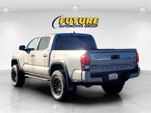 Used 2021 Toyota Tacoma SR5 w/ Trail Edition image 7