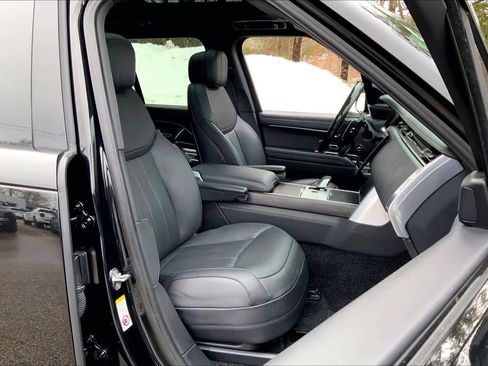 Used 2024 Land Rover Range Rover SE image 8