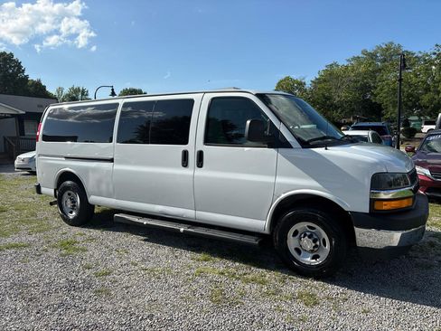 Used 2019 Chevrolet Express 3500 LT w/ LT Preferred Equipment Group RWD image 5