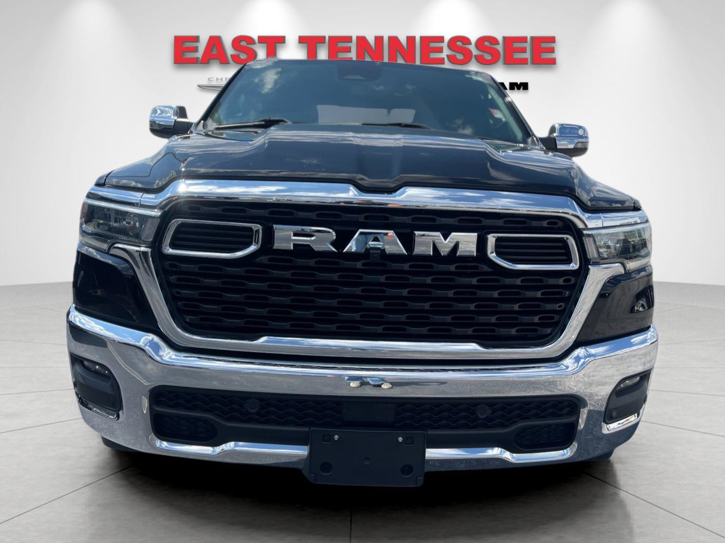 Used 2025 RAM 1500 Big Horn AWD/4WD image 9