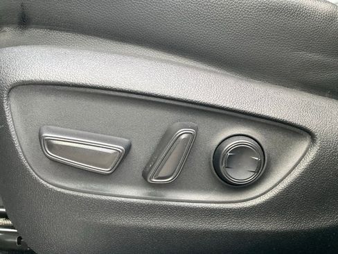 Certified 2024 Toyota Highlander XLE image 14