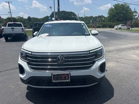 Used 2024 Volkswagen Atlas SE FWD image 8