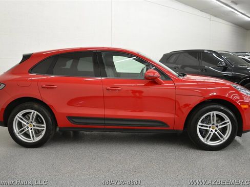 Used 2022 Porsche Macan image 8
