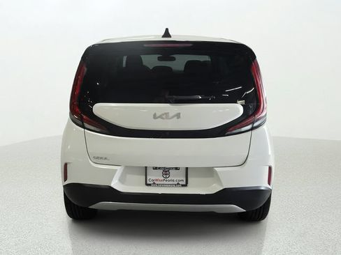 Used 2024 Kia Soul LX FWD image 5