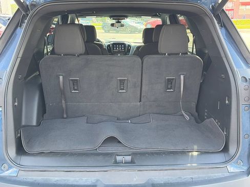 Used 2023 Chevrolet Traverse LT AWD/4WD image 7
