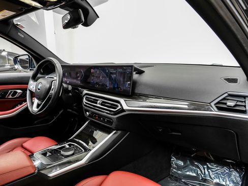 Used 2024 BMW 330i xDrive Sedan w/ Premium Package image 17