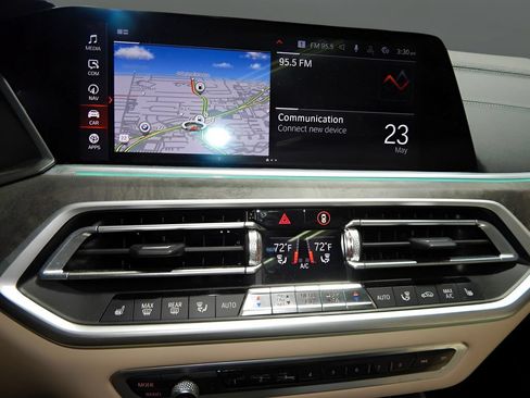 Used 2022 BMW X5 xDrive40i w/ M Sport Package AWD/4WD image 20