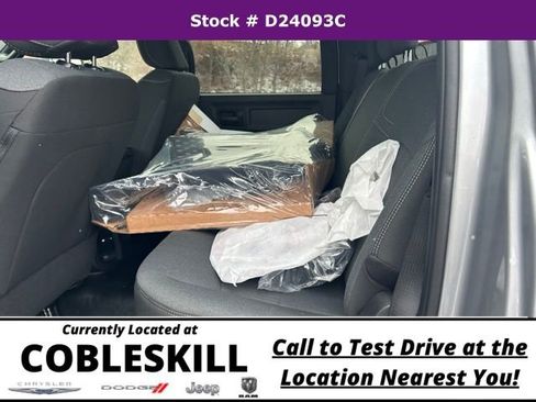 New 2024 RAM 2500 Tradesman w/ Chrome Appearance Group AWD/4WD image 14