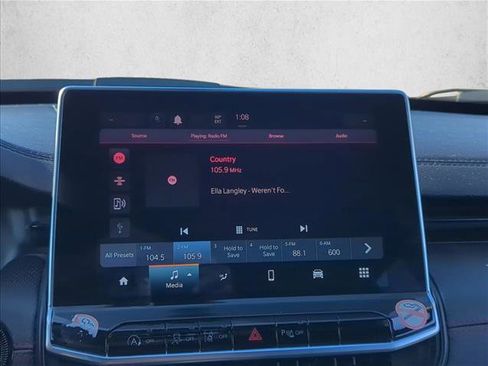 Used 2023 Jeep Compass Trailhawk image 13