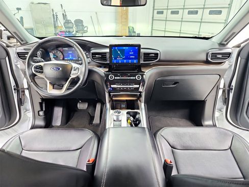 Used 2024 Ford Explorer Limited image 25
