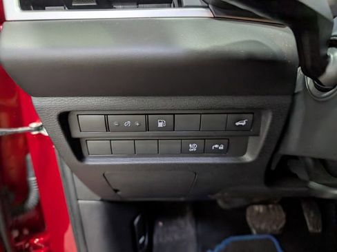 Used 2023 Mitsubishi Outlander SE image 19