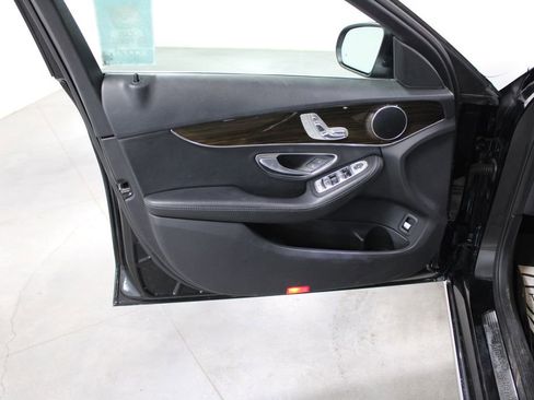 Used 2019 Mercedes-Benz C 300 Sedan image 21